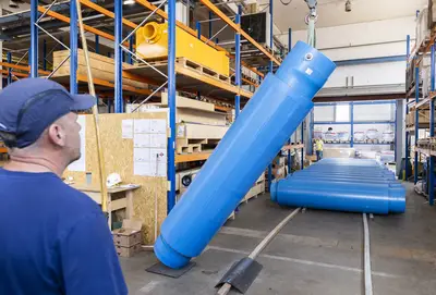 Die PVC-Doppelwandfilter werden im Peiner Werk der GWE GmbH gefertigt und einbaufertig nach Dubai geliefert. 